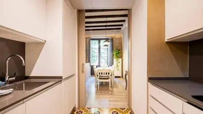 Una cocina o zona de cocina en Old Town duplex with character
