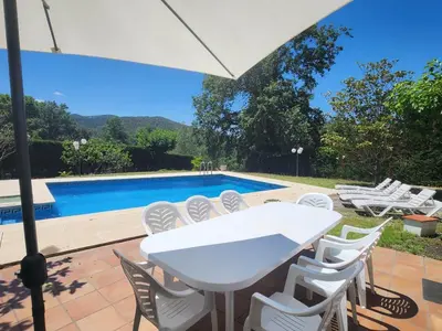 Piscina en o cerca de VILLAS COSETTE / ¡Descubre Villa Martina, tu oasis perfecto en la Costa Brava! Fabulosa piscina y zona de Barbacoa! - ES-209-4