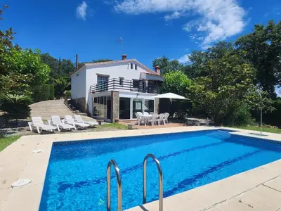 Piscina en o cerca de VILLAS COSETTE / ¡Descubre Villa Martina, tu oasis perfecto en la Costa Brava! Fabulosa piscina y zona de Barbacoa! - ES-209-4