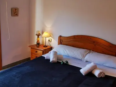 Cama o camas de una habitación en VILLAS COSETTE / ¡Descubre Villa Martina, tu oasis perfecto en la Costa Brava! Fabulosa piscina y zona de Barbacoa! - ES-209-4