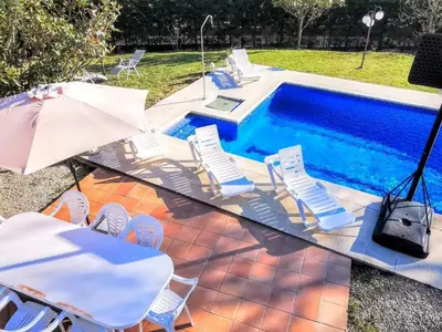 Piscina en o cerca de VILLAS COSETTE / ¡Descubre Villa Martina, tu oasis perfecto en la Costa Brava! Fabulosa piscina y zona de Barbacoa! - ES-209-4