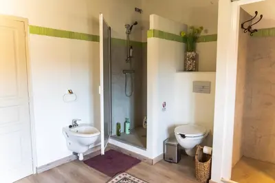Un baño de Mas Gran de Cruïlles - Mas Rural - Hotel & Events