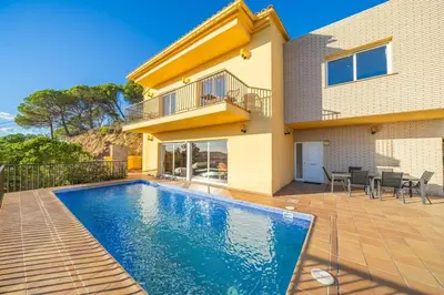 Piscina en o cerca de Villa Mare Nostrum,12 personen, panoramisch zeezicht
