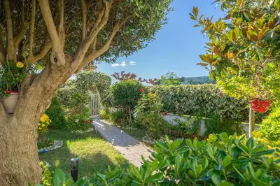 Jardín al aire libre en HomeHolidaysRentals Ancora - Costa Barcelona