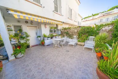 Jardín al aire libre en HomeHolidaysRentals Ancora - Costa Barcelona
