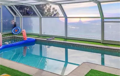 Piscina en o cerca de Gorgeous Home In Santa Susanna