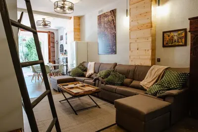 Zona de estar de APARTMENT FOR 6 WITH POOL, GARDEN, CLIMBING AREA