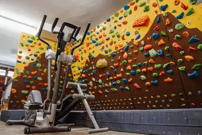 Gimnasio o instalaciones de fitness de APARTMENT FOR 6 WITH POOL, GARDEN, CLIMBING AREA