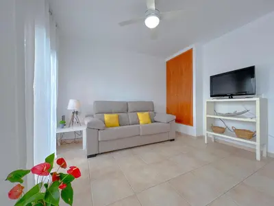 Una televisión o centro de entretenimiento en Vivalidays Angels - Blanes - Costa Brava