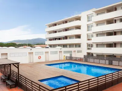 Piscina en o cerca de Apartment Les Suredes-3 by Interhome