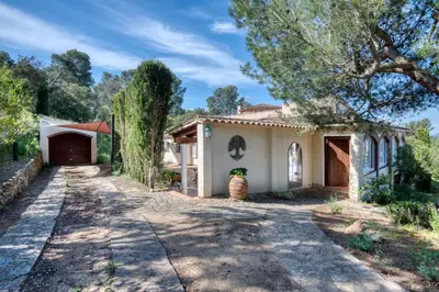 Edificio en el que se encuentra la casa o chalet