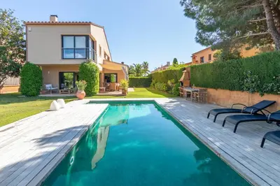 Piscina en o cerca de Preciosa villa en la Costa Brava