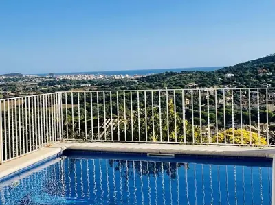 Piscina en o cerca de L'orada by Costabravaway