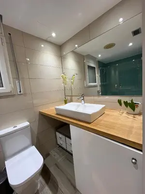Un baño de SeaHomes Vacations - NAUTIC MARITIME Apt