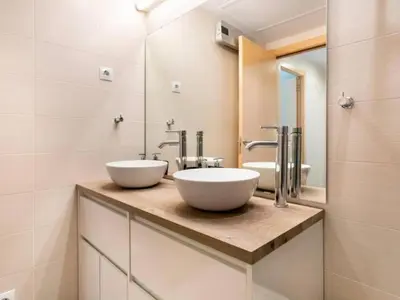 Un baño de Modern Apartment in Lloret - 200 Steps from the Sea!