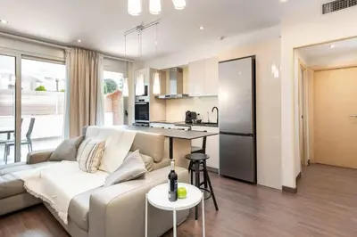 Una cocina o zona de cocina en Modern Apartment in Lloret - 200 Steps from the Sea!