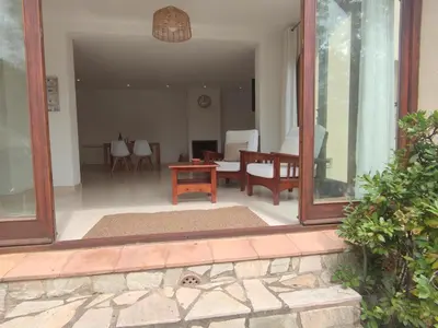 Plano de Villa mediterránea con piscina, jardín privado y 3 hab., cerca de la playa en la Costa Brava - ES-209-56