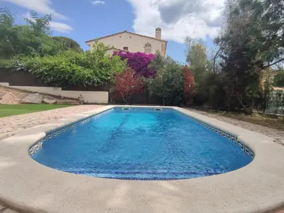 Piscina en o cerca de Villa mediterránea con piscina, jardín privado y 3 hab., cerca de la playa en la Costa Brava - ES-209-56
