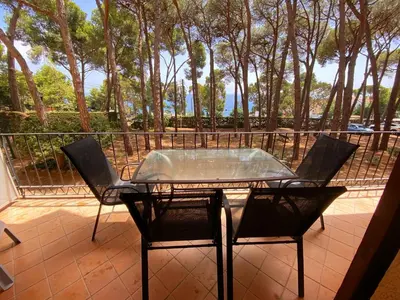 Un balcón o terraza de Apartamento bien ubicado vista a los pinos y al mar