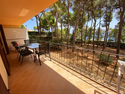 Un balcón o terraza de Apartamento bien ubicado vista a los pinos y al mar