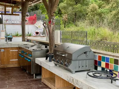 Barbacoa disponible para clientes en la villa