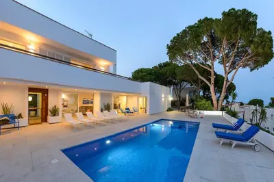 Piscina en o cerca de Luxury Villa Costa Brava in Calonge Playa de Aro Sea views