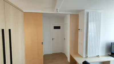 Una televisión o centro de entretenimiento en Rutlla 10