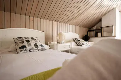 Cama o camas de una habitación en Villa Rosa by Alventholidays
