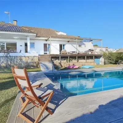 Villa Rosa by Alventholidays