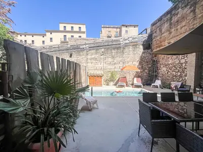 Piscina en o cerca de Aptw Pool in heart of old town