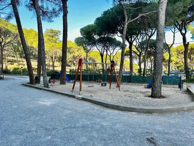 Plano de Apartamento con piscina y vistas al mar