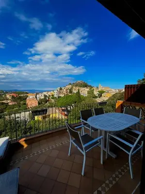 Un balcón o terraza de Casa Begur vistas espectaculares FREE PARKING AND WIFI