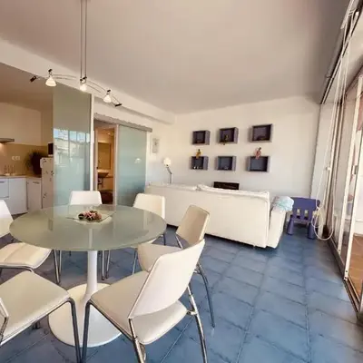 LETS HOLIDAYS Apartment with terrace near beach 2