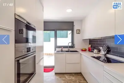Una cocina o zona de cocina en Casa Mendi en Lloret de Mar