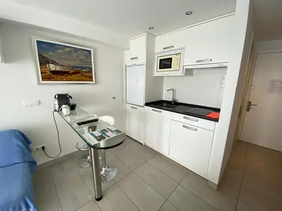 Una cocina o zona de cocina en Estudi a primera línia de mar
