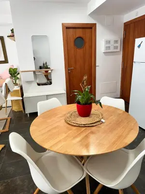 Una cocina o zona de cocina en Private terrace 1BR apt - 4min walk to the beach