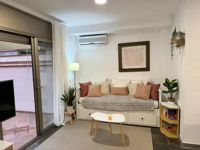 Zona de estar de Private terrace 1BR apt - 4min walk to the beach
