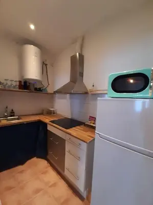 Una cocina o zona de cocina en Bonito estudio en el centro. Ideal parejas.