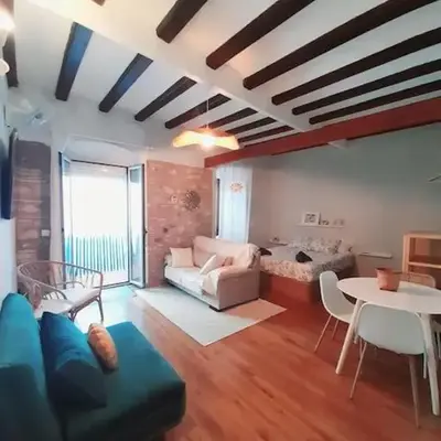 Bonito estudio en el centro. Ideal parejas.