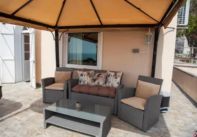 Zona de estar de Villa Serenity Climate Pool & Panoramic Sea Views