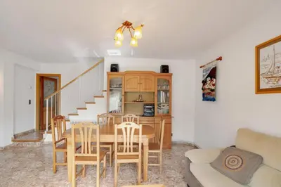 Zona de estar de Gran casa per a families a 5 minuts de la platja