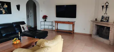 Una televisión o centro de entretenimiento en Villa Mas Nou