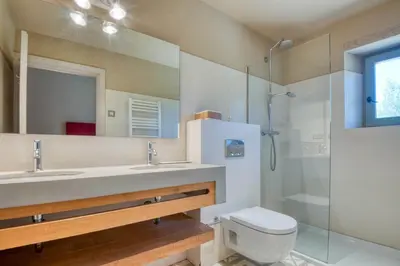 Un baño de Mas Dalia - Turismo Rural - Girona - Monells, Empordà