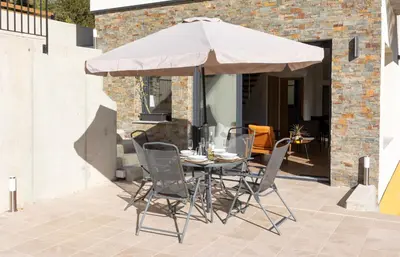 Un patio o zona al aire libre en ULLASTRES