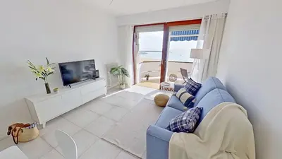 Una televisión o centro de entretenimiento en Premium Habitat Del Far