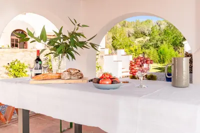 Comida en o cerca de este apartamento