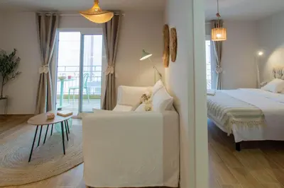Cama o camas de una habitación en Budget Beach Studio 23