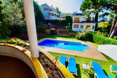 Piscina en o cerca de V&V LLORET- Villa Aurora