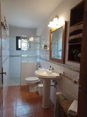 Un baño de CAN PLANAS Rural