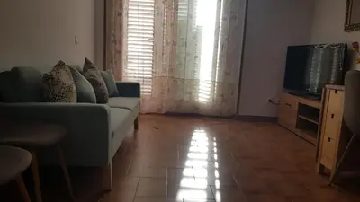 Una televisión o centro de entretenimiento en SEAVIEW